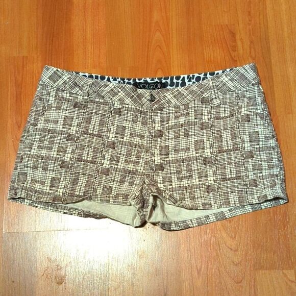 VOLCOM size 9 Juniors short shorts abstract design front back pockets - Picture 1 of 11